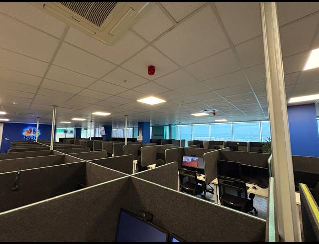 1,660M² OFFICE TO LET IN FORESHORE